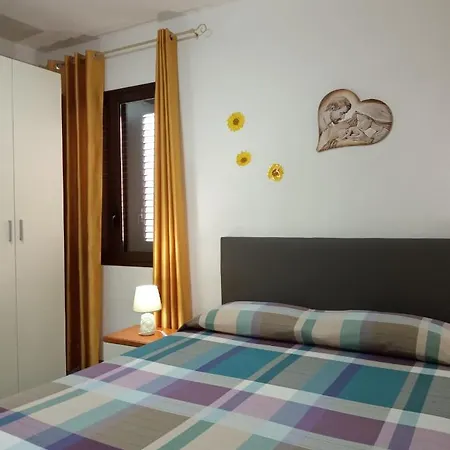 Casa Dirce Holiday home *